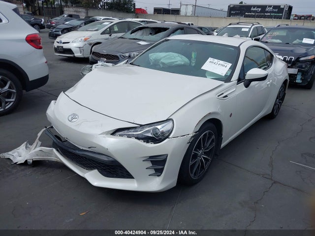 Toyota 86 2017 JF1ZNAA17H9704327 Image 2