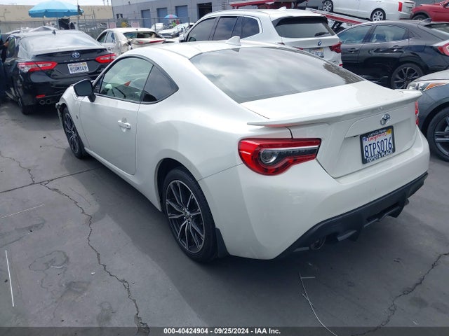 Toyota 86 2017 JF1ZNAA17H9704327 Image 3