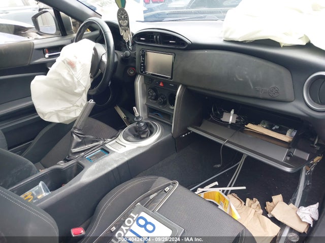 Toyota 86 2017 JF1ZNAA17H9704327 Image 5