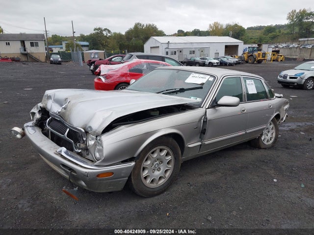 1998 JAGUAR XJ8 SAJHX1241WC852516 Photo 1