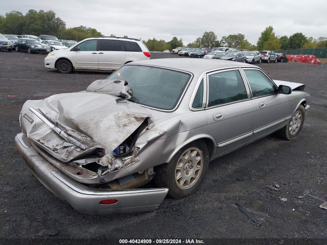1998 JAGUAR XJ8 SAJHX1241WC852516 Photo 3