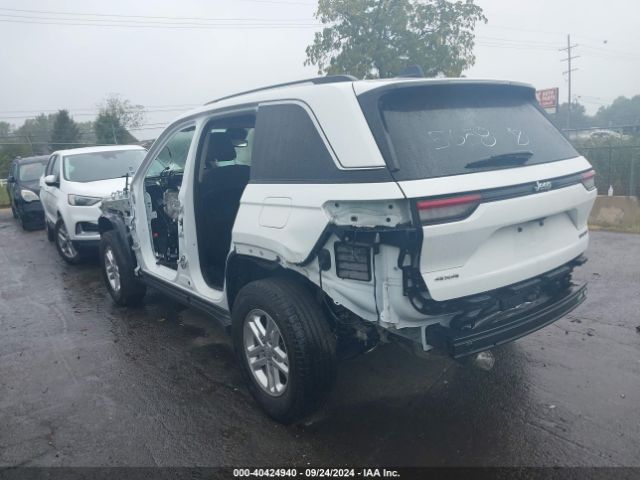 1C4RJHAG7N8635658 Jeep Grand Cherokee Laredo 4x4