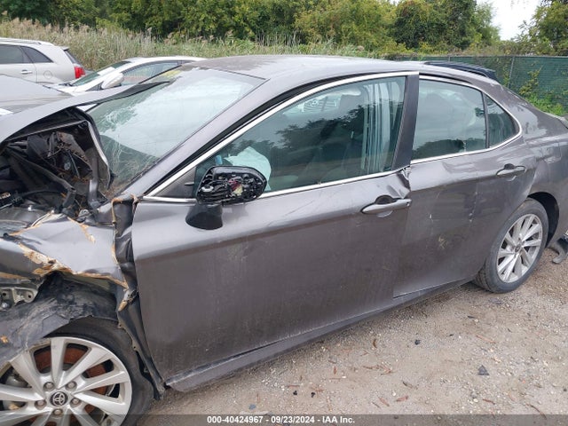 Toyota CAMRY LE 2021 4T1C11AK5MU586639 Image 18