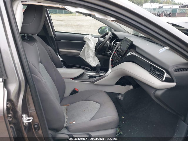 Toyota CAMRY LE 2021 4T1C11AK5MU586639 Image 5