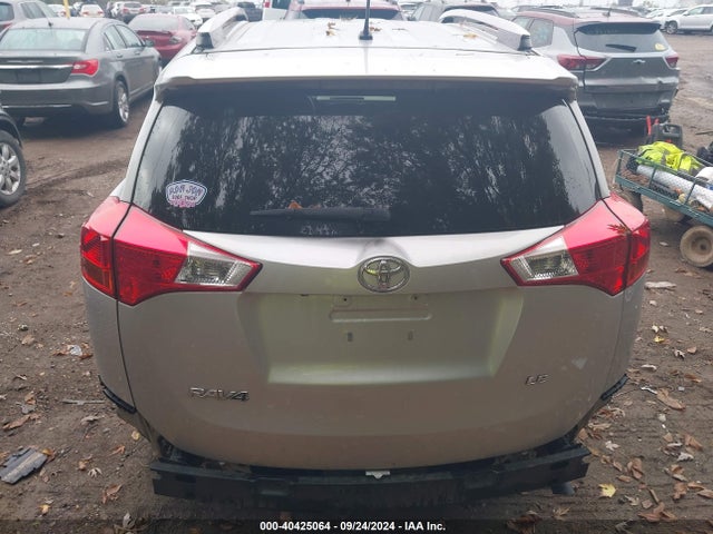 Toyota RAV4 LE 2014 JTMZFREVXEJ021034 Image 16