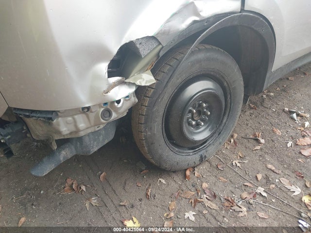 Toyota RAV4 LE 2014 JTMZFREVXEJ021034 Image 17