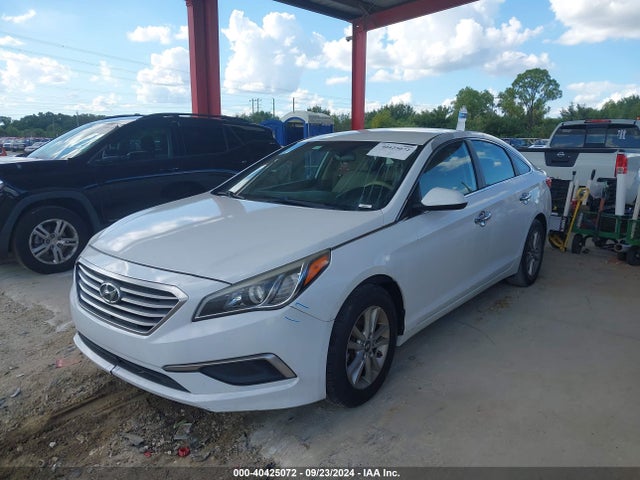 Hyundai SONATA SE 2017 5NPE24AF5HH490511 Image 2