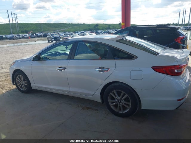 Hyundai SONATA SE 2017 5NPE24AF5HH490511 Image 3