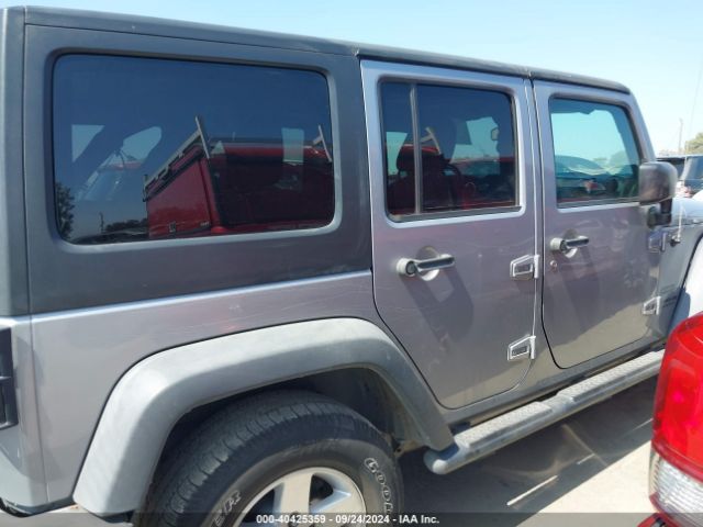 1C4BJWDG4GL138147 Jeep Wrangler Unlimited Sport