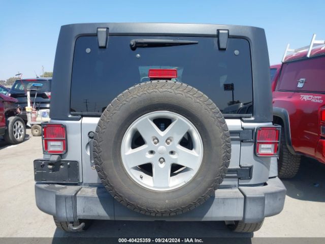 1C4BJWDG4GL138147 Jeep Wrangler Unlimited Sport