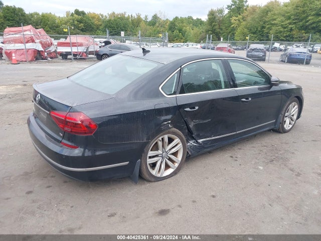 1VWGT7A31HC044054 Volkswagen Passat 1.8t Se