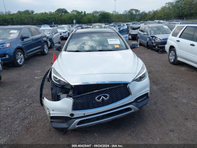 SJKCH5CR6HA031866 Infiniti Qx30 Premium