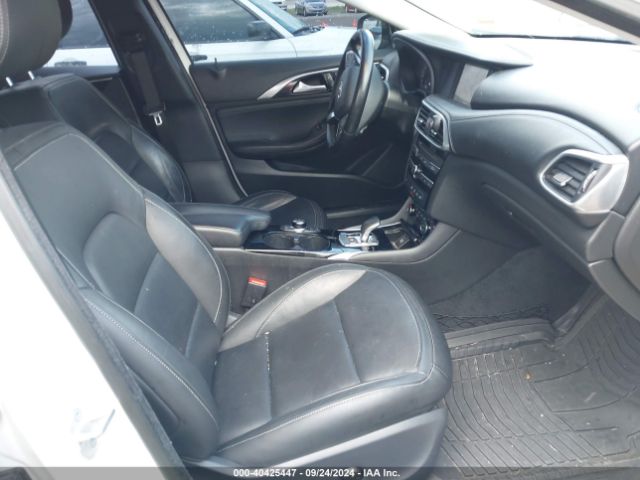 SJKCH5CR6HA031866 Infiniti Qx30 Premium