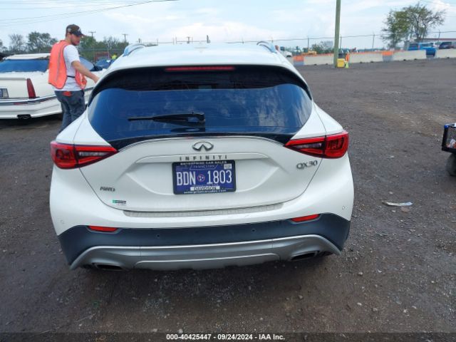 SJKCH5CR6HA031866 Infiniti Qx30 Premium