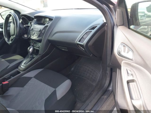 1FADP3FE8JL238301 Ford FOCUS SE