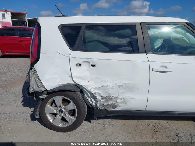 KIA Soul 2017 KNDJN2A25H7474093 Image 17
