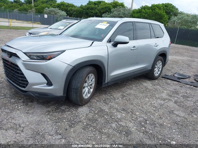 Toyota Grand Highlander Xle 2024 5TDAAAA58RS002400 Image 2