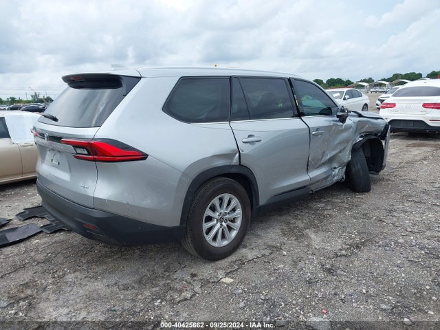 Toyota Grand Highlander Xle 2024 5TDAAAA58RS002400 Image 4