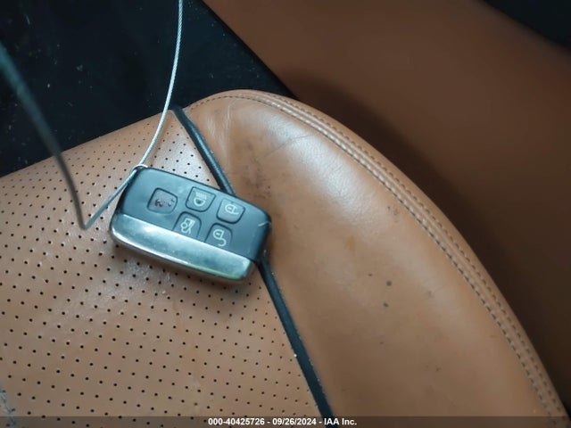 2013 JAGUAR XJ SAJWJ2GD5D8V52064 Photo 10