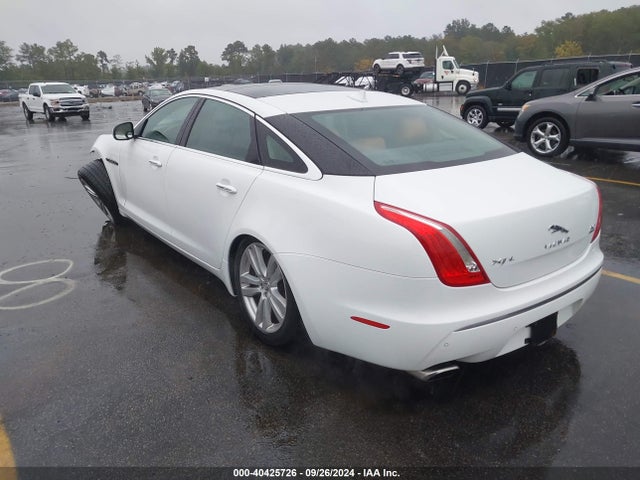 2013 JAGUAR XJ SAJWJ2GD5D8V52064 Photo 2