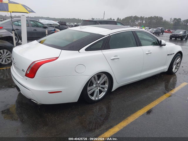 2013 JAGUAR XJ SAJWJ2GD5D8V52064 Photo 3