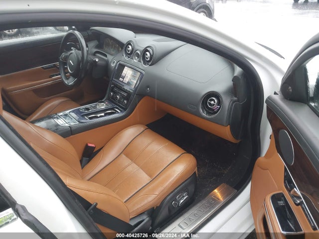 2013 JAGUAR XJ SAJWJ2GD5D8V52064 Photo 4