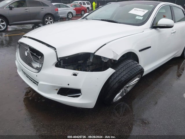 2013 JAGUAR XJ SAJWJ2GD5D8V52064 Photo 5