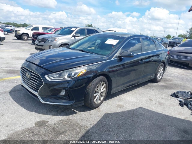 Hyundai SONATA SE 2019 5NPE24AF4KH774378 Image 2