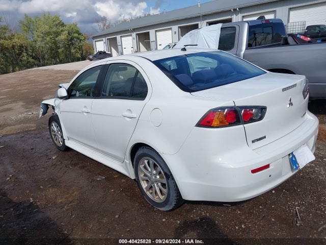 2011 MITSUBISHI LANCER JA32U2FU0BU034890 Photo 2