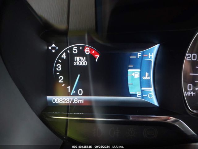 5LMJJ2HT9FEJ02302 Lincoln Navigator