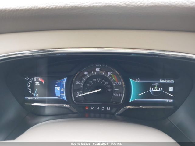 5LMJJ2HT9FEJ02302 Lincoln Navigator