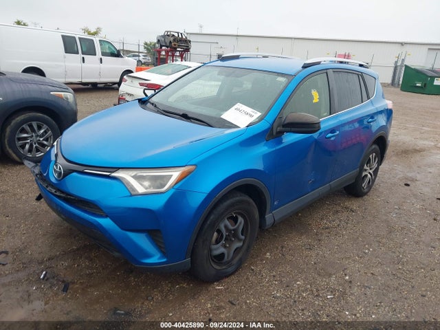 Toyota RAV4 LE 2016 JTMBFREV1GJ072958 Image 2