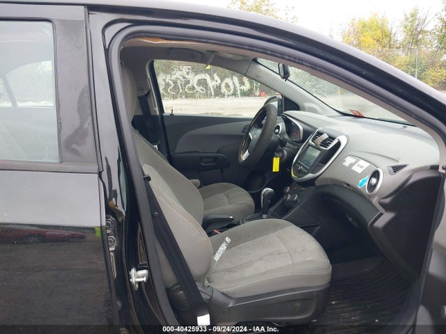 Chevrolet Sonic Ls Auto 2017 1G1JB5SH8H4174457 Image 5