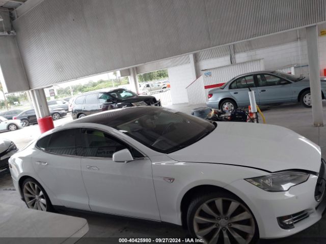 5YJSA1H12EFP50033 Tesla Model S P85