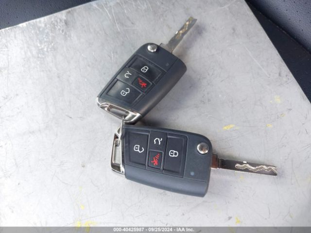 3VV3B7AXXJM108153 Volkswagen Tiguan 2.0t Se/2.0t Sel