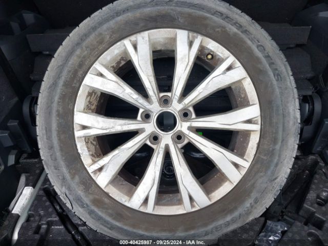 3VV3B7AXXJM108153 Volkswagen Tiguan 2.0t Se/2.0t Sel