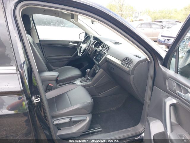 3VV3B7AXXJM108153 Volkswagen Tiguan 2.0t Se/2.0t Sel