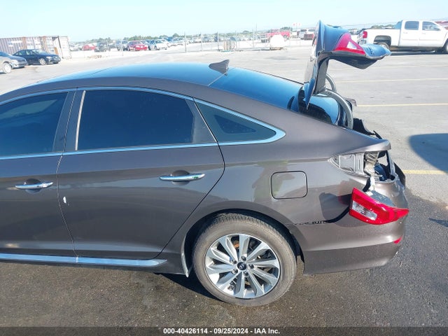 Hyundai Sonata Sport 2016 5NPE34AF8GH426944 Image 17