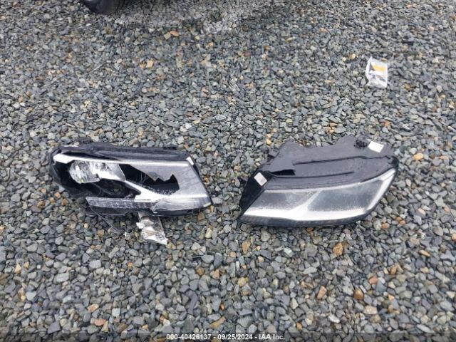 3VV2B7AX8JM038390 Volkswagen Tiguan 2.0t Se/2.0t Sel