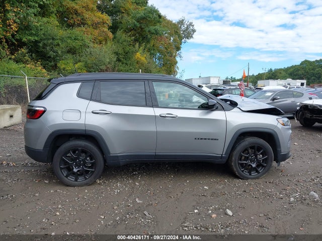 3C4NJDBB5NT176531 Jeep Compass Altitude 4x4