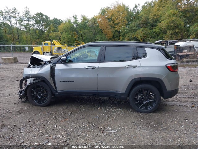 3C4NJDBB5NT176531 Jeep Compass Altitude 4x4