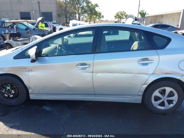 Toyota Prius Two 2015 JTDKN3DU5F0480022 Image 14