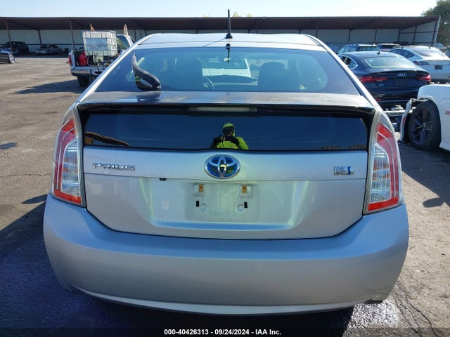 Toyota Prius Two 2015 JTDKN3DU5F0480022 Image 16