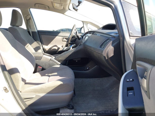 Toyota Prius Two 2015 JTDKN3DU5F0480022 Image 5