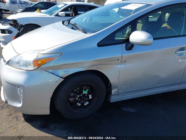 Toyota Prius Two 2015 JTDKN3DU5F0480022 Image 6