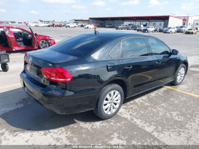1VWAT7A31FC002499 Volkswagen Passat 1.8t Wolfsburg Edition