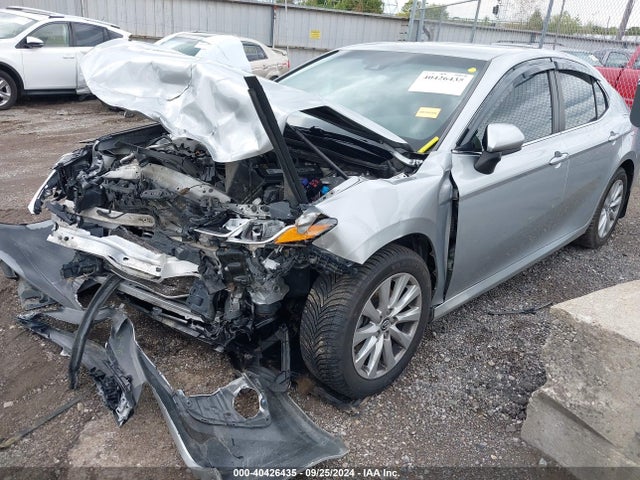 Toyota CAMRY LE 2018 4T1B11HK5JU103048 Image 2