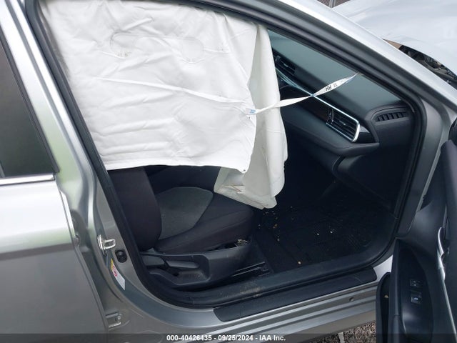 Toyota CAMRY LE 2018 4T1B11HK5JU103048 Image 5