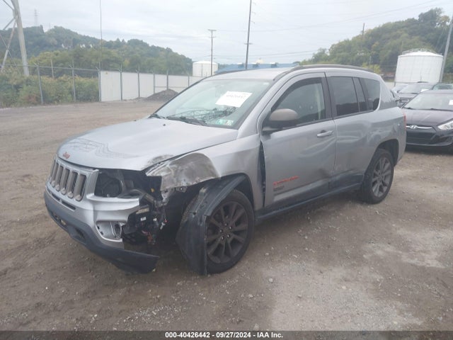 Jeep Compass 75th Anniversary 2016 1C4NJDBB1GD695858 Image 2