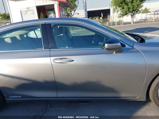 58AEA1C16MU001444 Lexus Es 300h Luxury